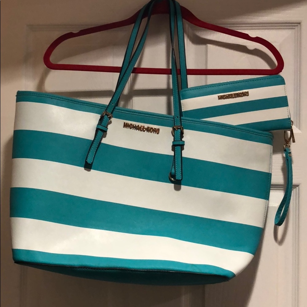 Teal and white bag with matching wallet